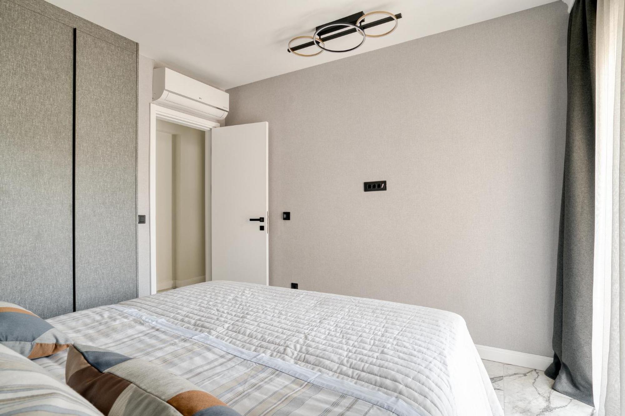 Ap Royal Oak - 2 Bedroom Apartment In บุดวา ภายนอก รูปภาพ