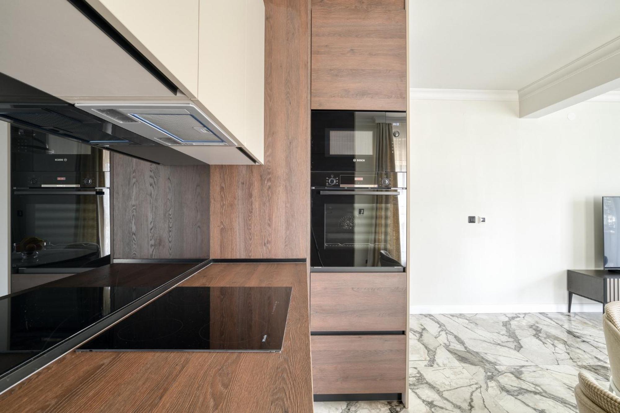 Ap Royal Oak - 2 Bedroom Apartment In บุดวา ภายนอก รูปภาพ