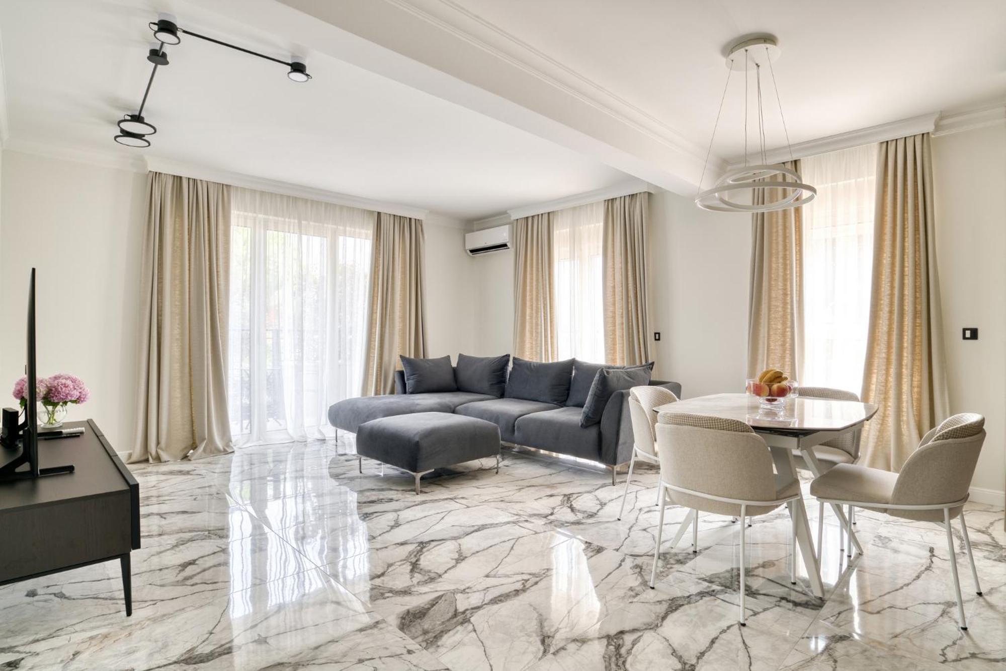 Ap Royal Oak - 2 Bedroom Apartment In บุดวา ภายนอก รูปภาพ